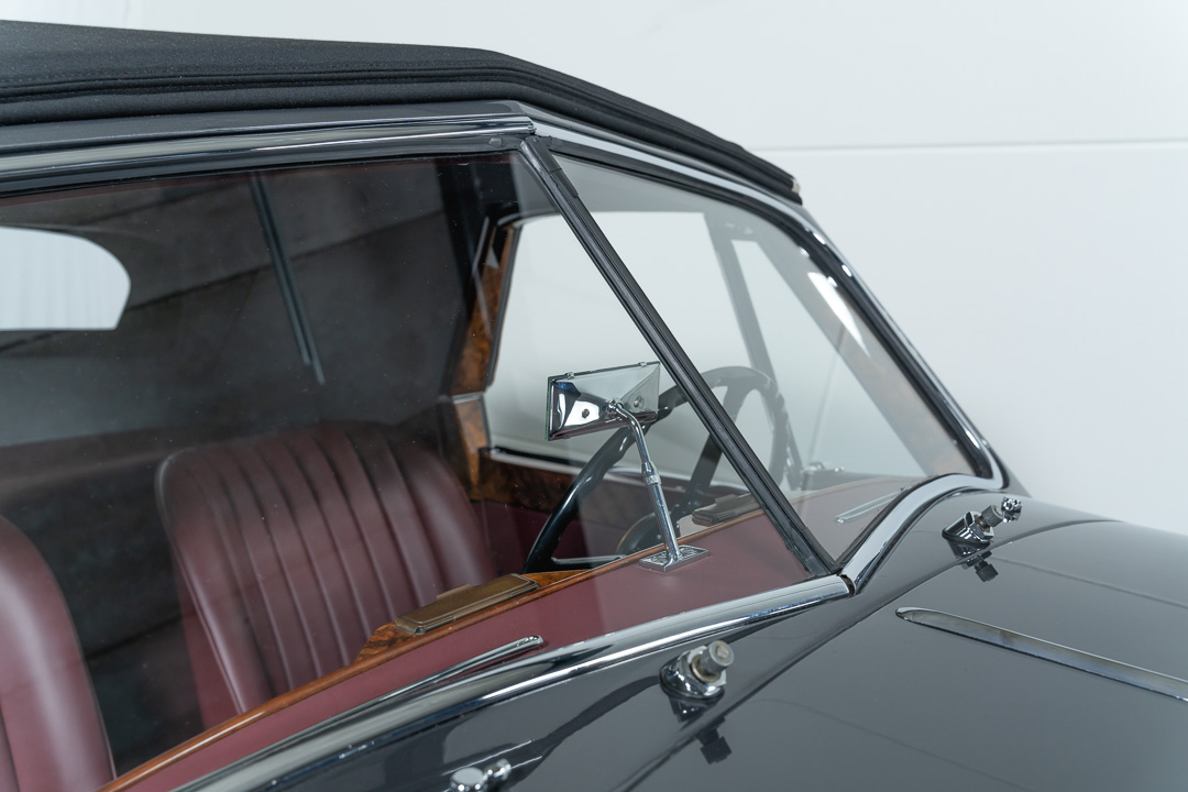 Jaguar XK 140 DHC Interior – 18