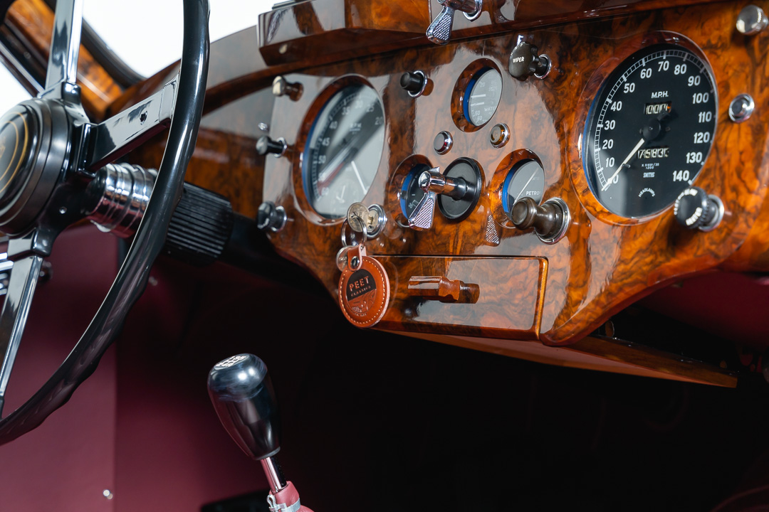 Jaguar XK 140 DHC Interior – 37