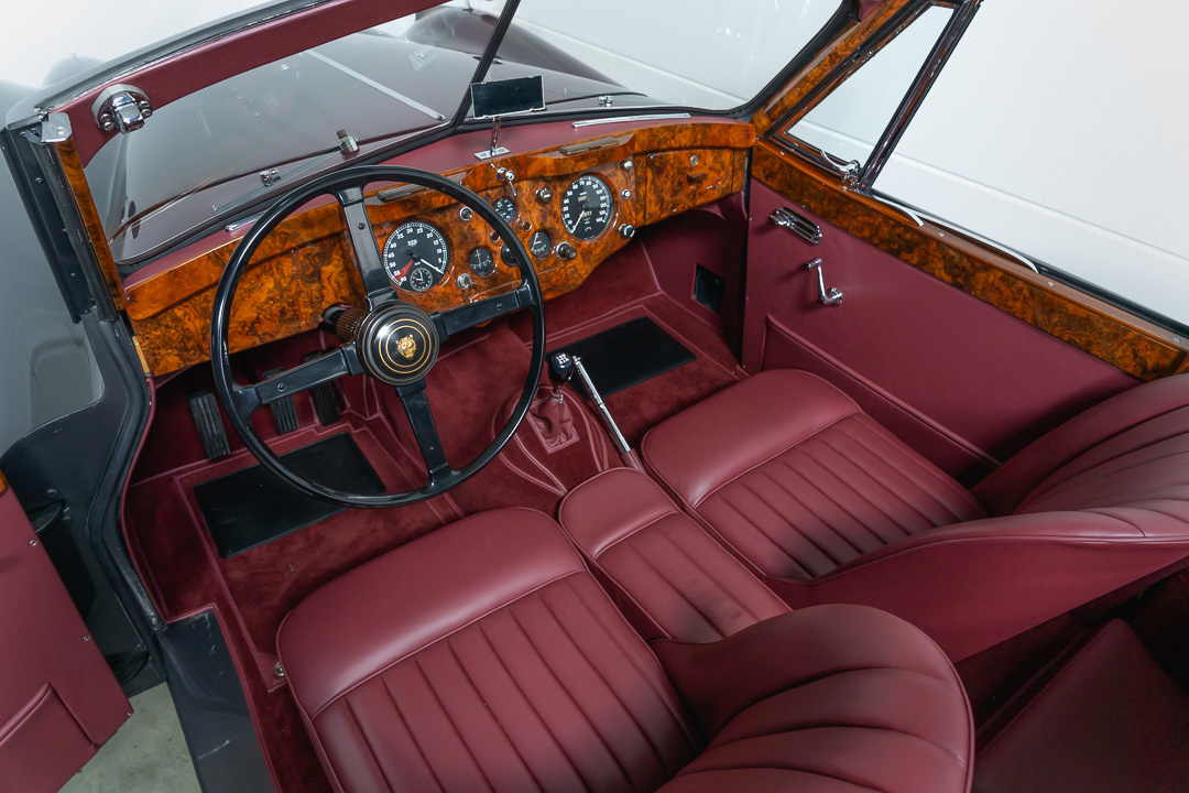 Jaguar XK 140 DHC Interior – 52