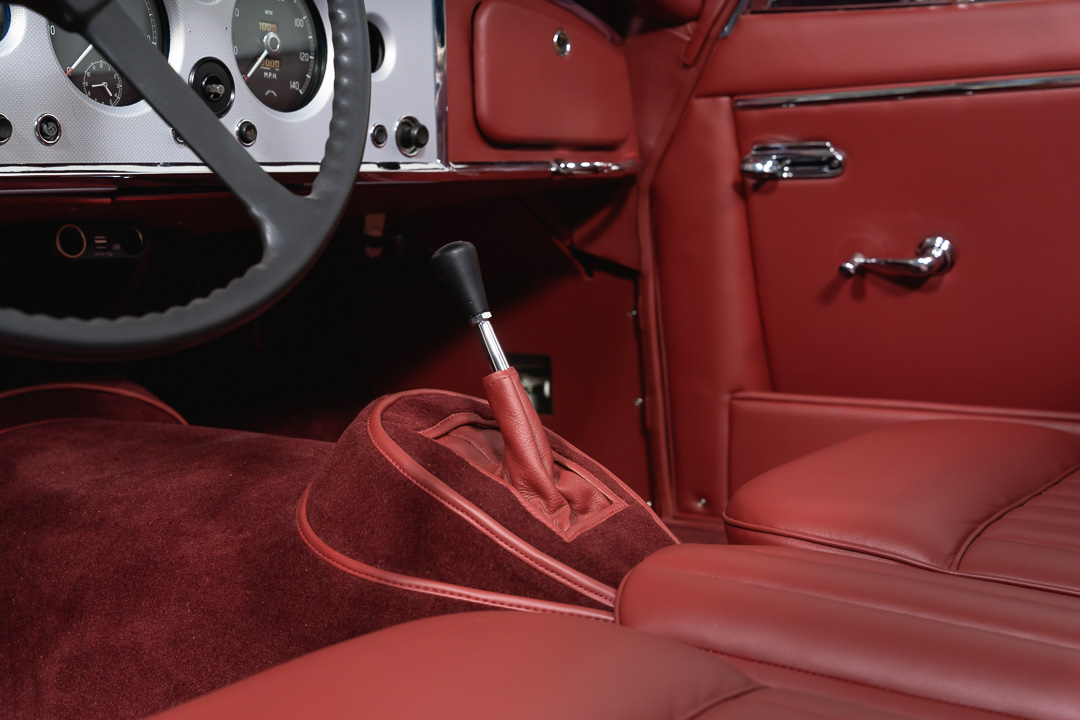 Jaguar XK150 DHC (wit/rood) – 6