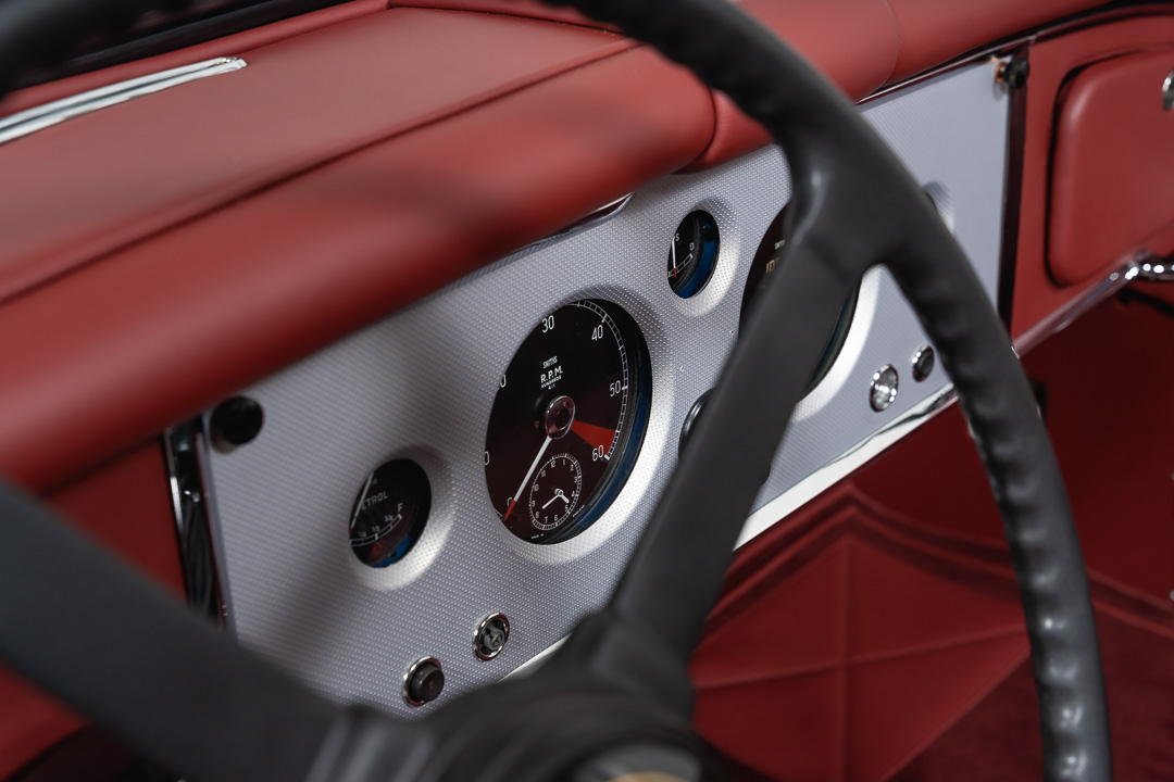 Jaguar XK150 DHC (wit/rood) – 8