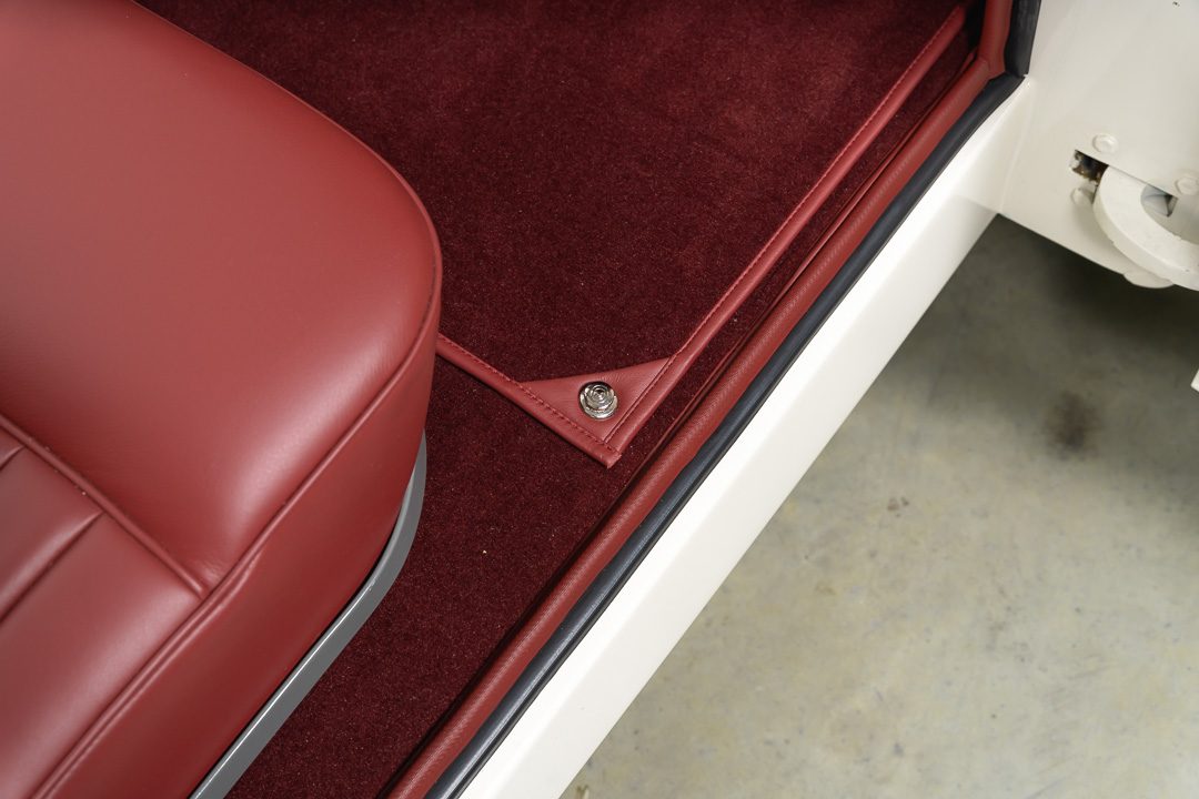 Jaguar XK150 DHC (wit/rood) – 28